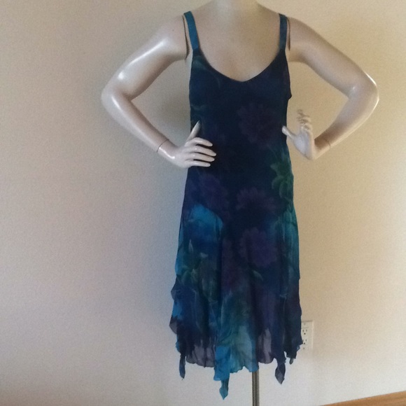 Serendipity Dresses & Skirts - Floral dress
